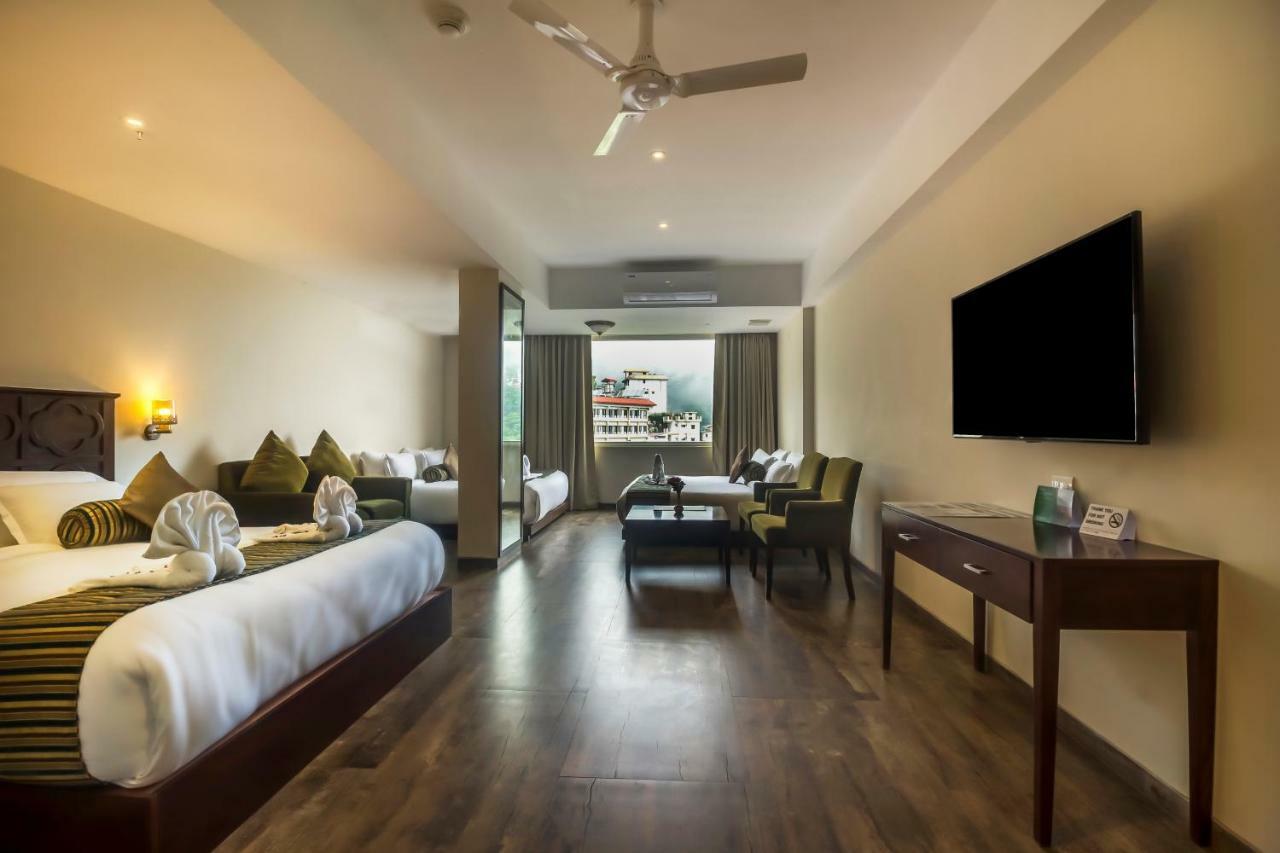 EllBee Mussoorie Hills Hotel Buitenkant foto