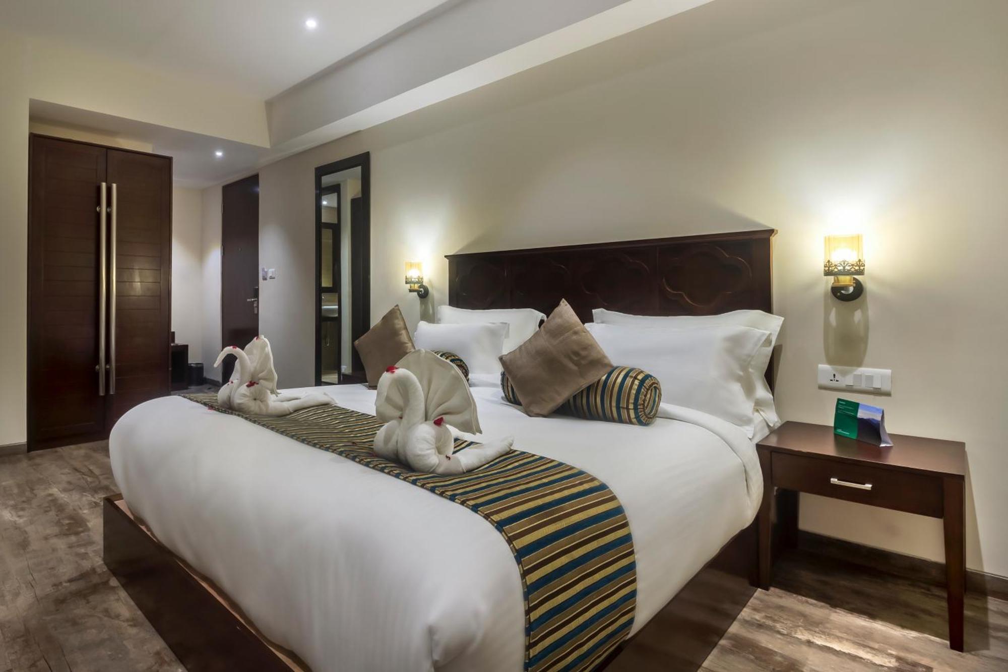 EllBee Mussoorie Hills Hotel Buitenkant foto