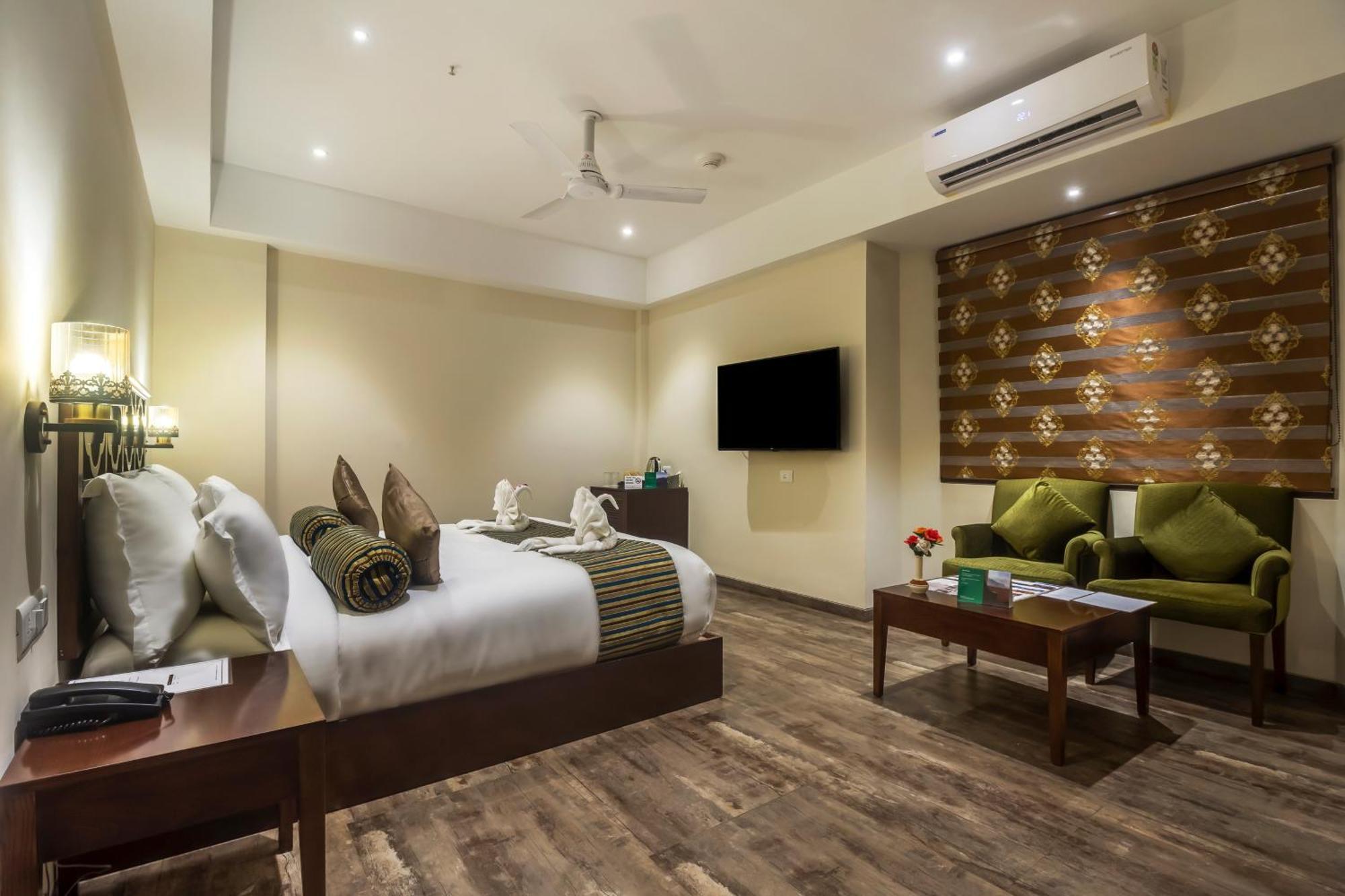 EllBee Mussoorie Hills Hotel Buitenkant foto